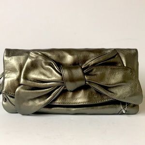 Sorial Metallic Green Bow Detail Leather Clutch